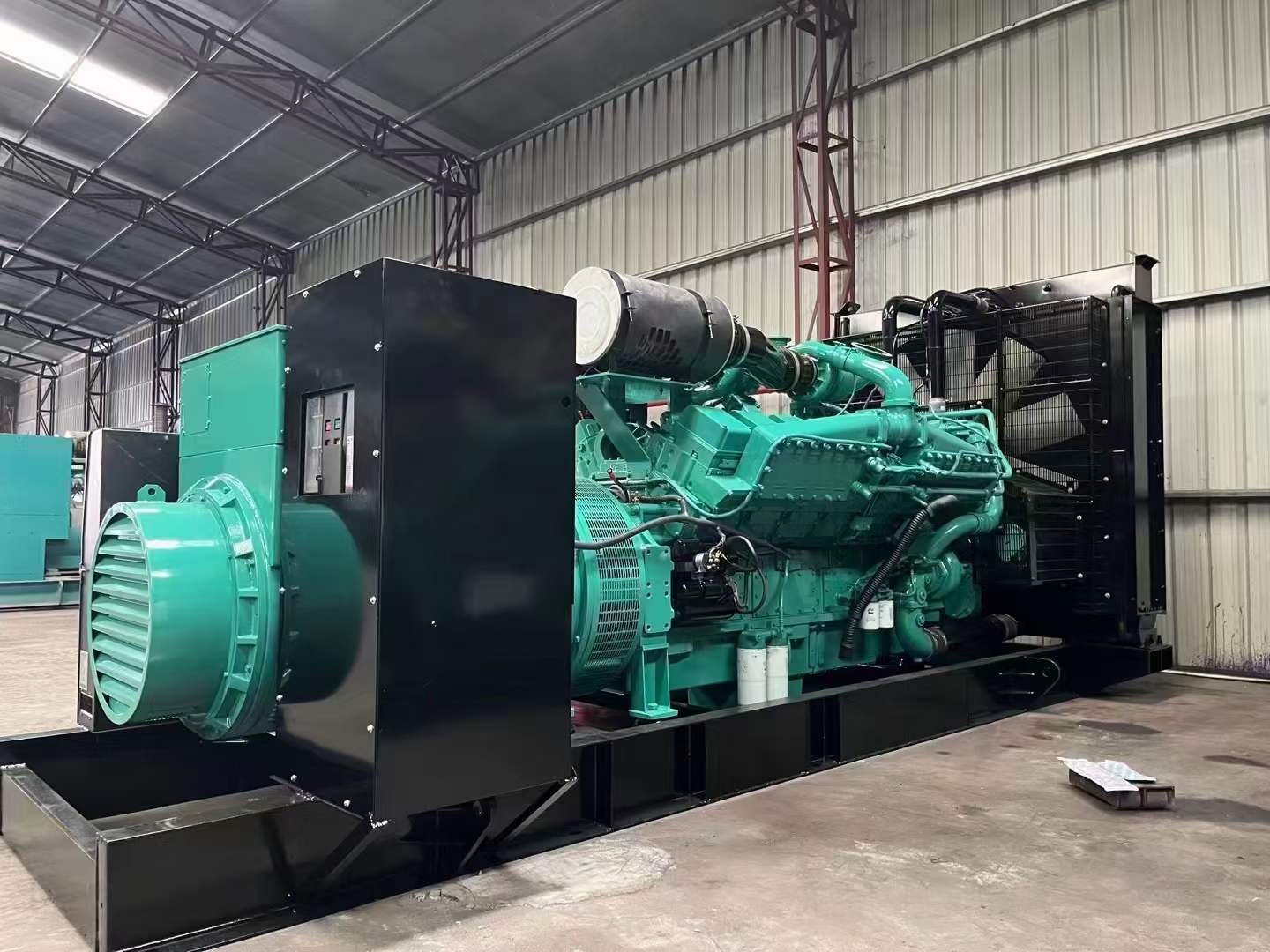 龙港如何降低 800kW 柴油发电机输出电流的波动？